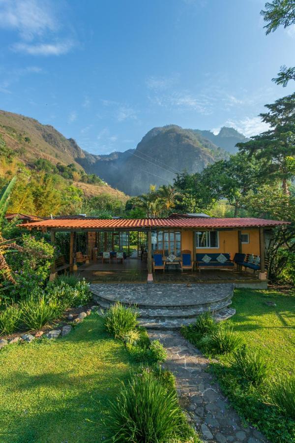Lake Front Retreat At Los Elementos Santa Cruz La Laguna Luaran gambar