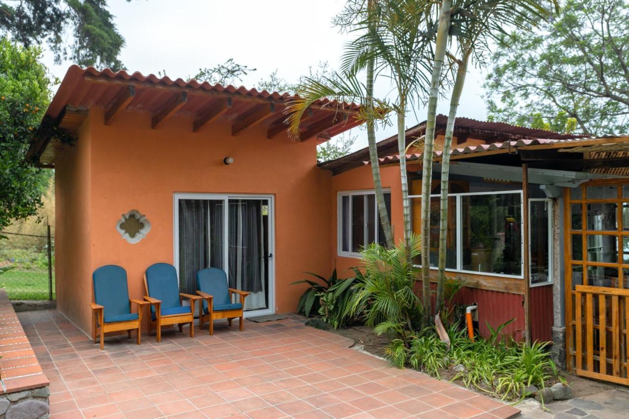 Lake Front Retreat At Los Elementos Santa Cruz La Laguna Luaran gambar