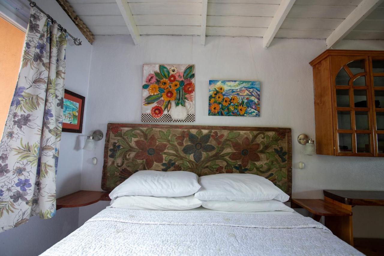 Lake Front Retreat At Los Elementos Santa Cruz La Laguna Luaran gambar