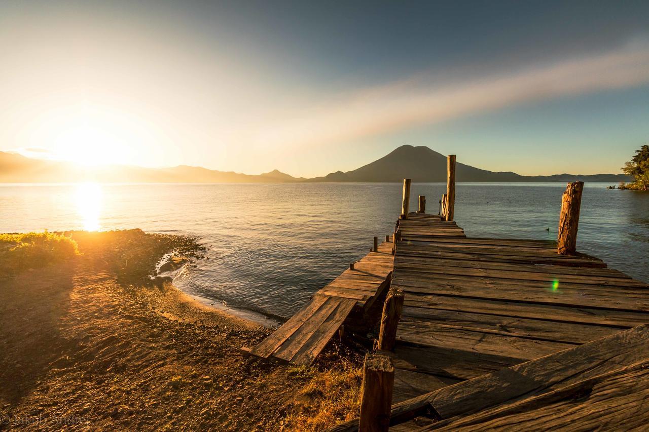 Lake Front Retreat At Los Elementos Santa Cruz La Laguna Luaran gambar